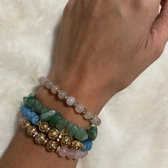 Handmade rose quartz beaded bracelet - Picture 5 of 7